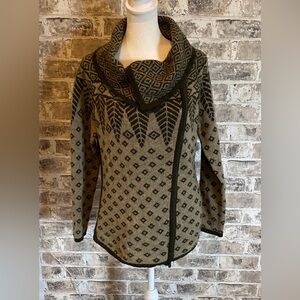 Royal Robbin’s Women's Patterned Sweater with Shawl Collar. Full Zip. Size S.